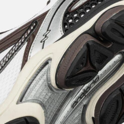 Saucony Triumph 4 QS "Chrome" 9 Saucony Triumph 4 QS "Chrome" -Winter Shoes Store S70805 9 Closeup2