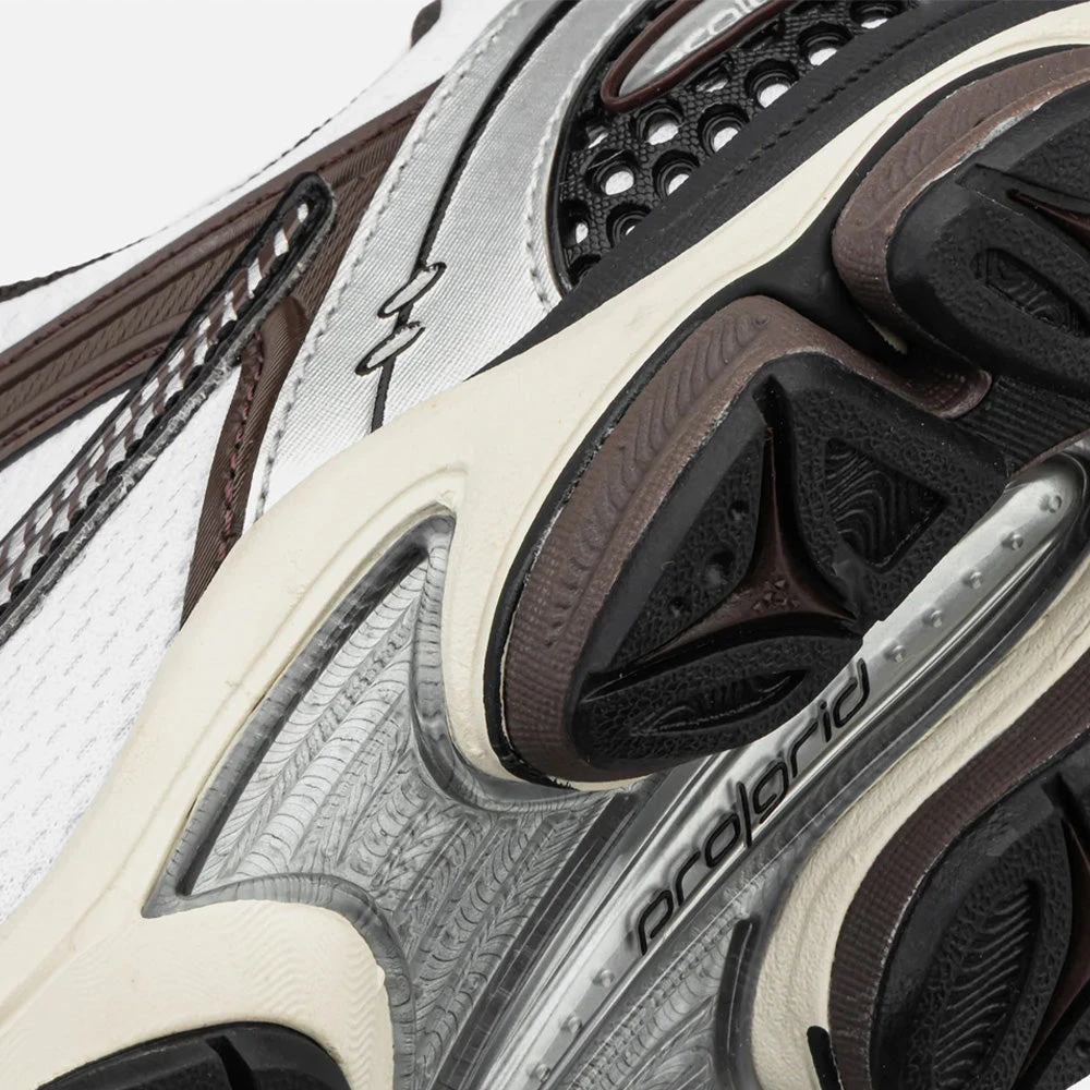 Saucony Triumph 4 QS "Chrome" 5 Saucony Triumph 4 QS "Chrome" - Image 3