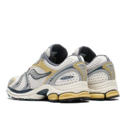 Saucony Originals Progrid Triumph 4 "Fabricated Future" -Winter Shoes Store S70831 2 FRSH3