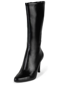 PORTRAIT -Winter Shoes Store portrait yyh 563905